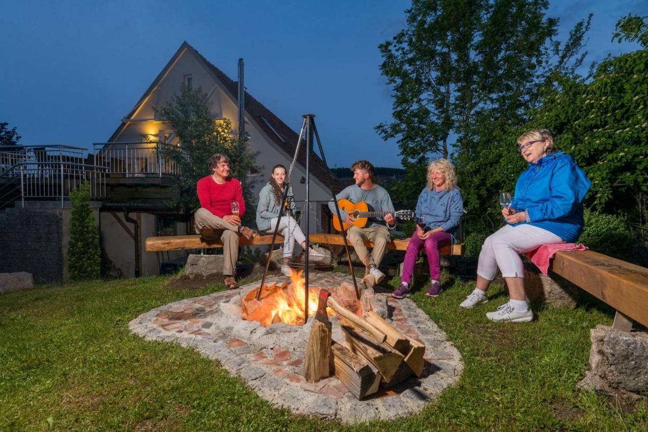 Grosses Ferienhaus Mit Sauna, Grill, Garten, Kaminofen Apartment Schonach im Schwarzwald Luaran gambar